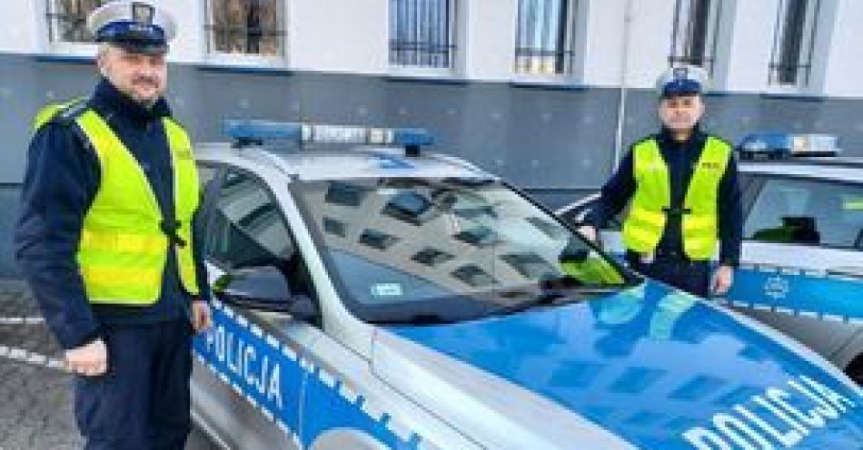 zdjęcie: Policjanci eskortowali rodzącą kobietę do szpitala / fot. KPP w Bełchatowie