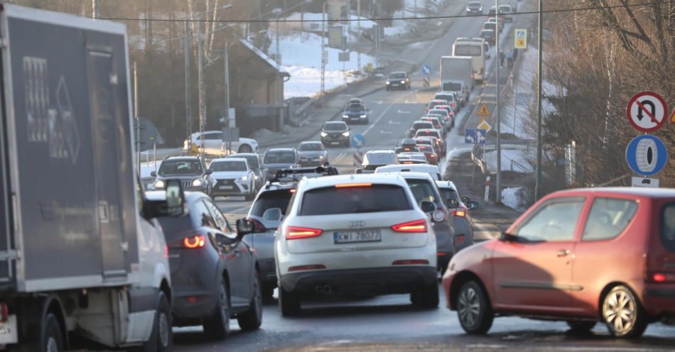 zdjęcie: Miasta nieskuteczne w walce ze smogiem pochodzącym z transportu / fot. PAP