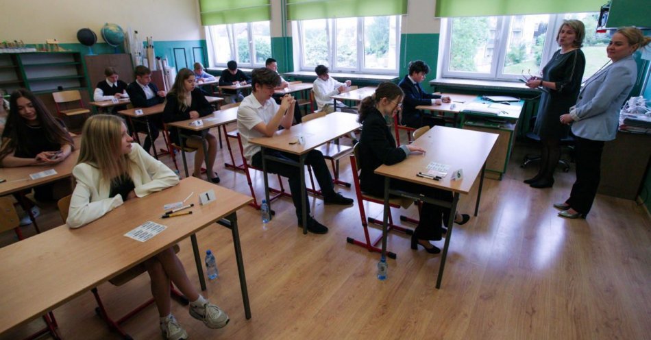 zdjęcie: We wtorek rozpoczyna się trzydniowy egzamin ósmoklasisty / fot. PAP