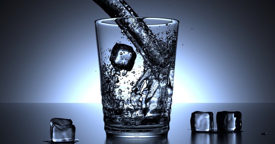 zdjęcie: Orlen chce przeanalizować rynek w zakresie dostawcy wody witaminowej pod marką własną koncernu / pixabay/1206584