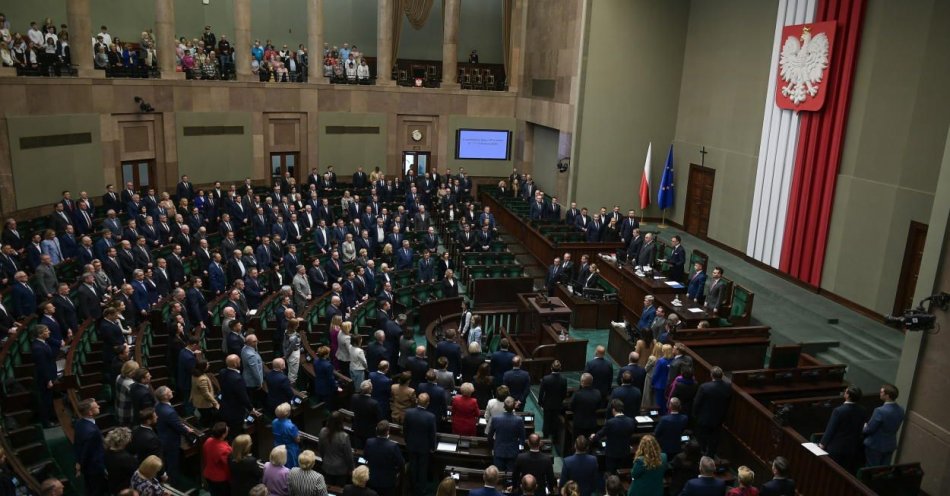 zdjęcie: Sejm uchwalił ustawę ws. osłon dla odbiorców energii wprowadzającą m.in. bon energetyczny / fot. PAP