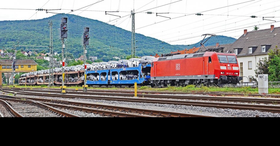 zdjęcie: PLK zmodernizują urządzenia na 26 przejazdach kolejowo-drogowych / pixabay/3349628