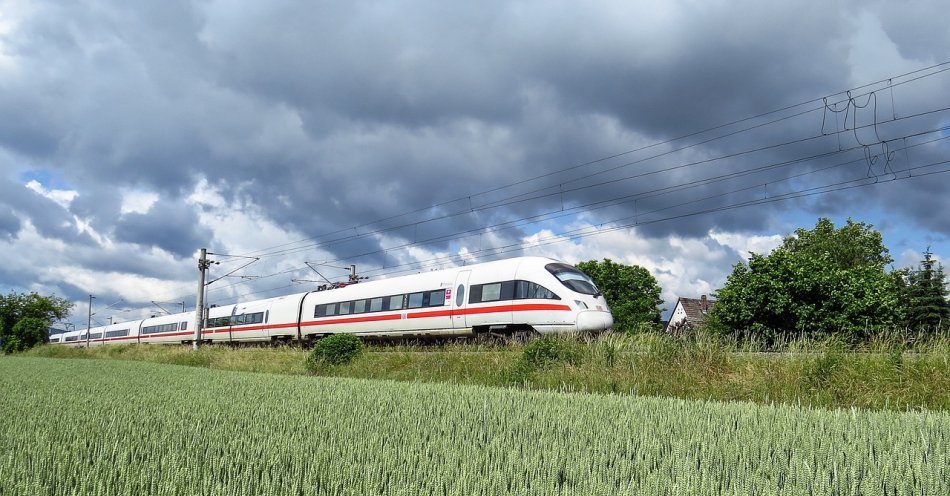 zdjęcie: Latem zmiany kursowania pociągów i nowe oferty Kolei Śląskich / pixabay/1284735