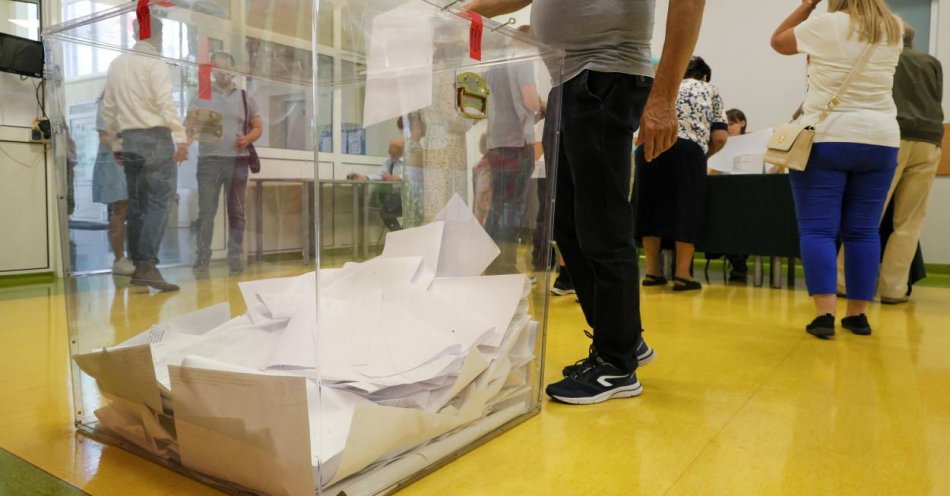 zdjęcie: Frekwencja w wyborach do Parlamentu Europejskiego na godz. 12 wyniosła 11,66 proc. / fot. PAP