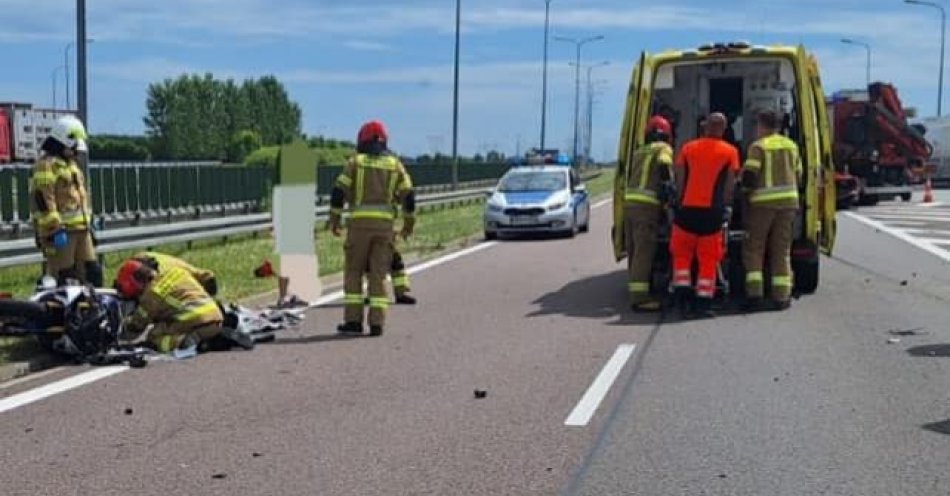 zdjęcie: Wypadek motocyklisty na drodze S17 / fot. KPP Puławy