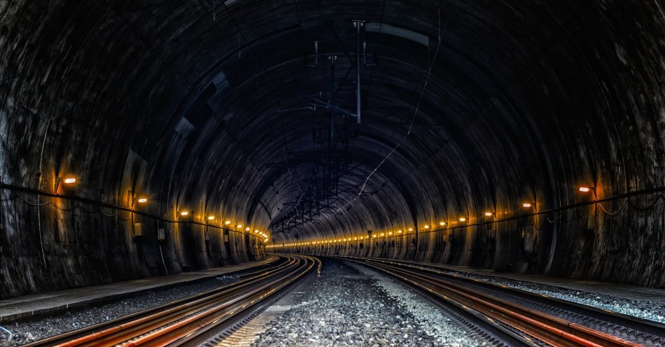 zdjęcie: Chcemy, żeby tunel kolejowy pełnił także funkcję schronu / pixabay/4427609