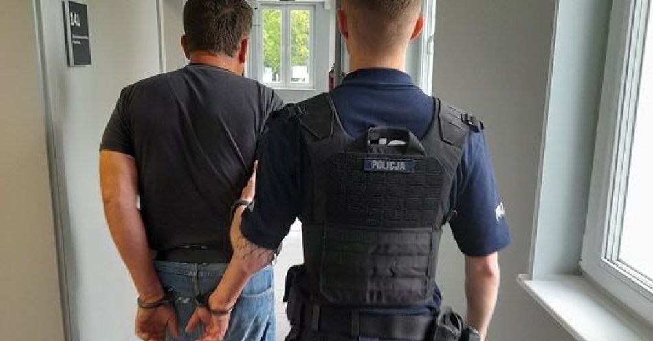 zdjęcie: Policjanci zatrzymali 51-letniego mężczyznę, który ukradł materiały budowlane / fot. KPP w Pruszczu Gdańskim