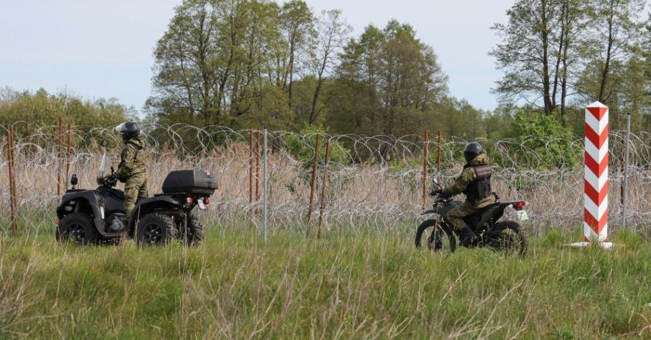 zdjęcie: W weekend ponad 60 prób nielegalnego przekroczenia granicy białorusko-polskiej / fot. PAP