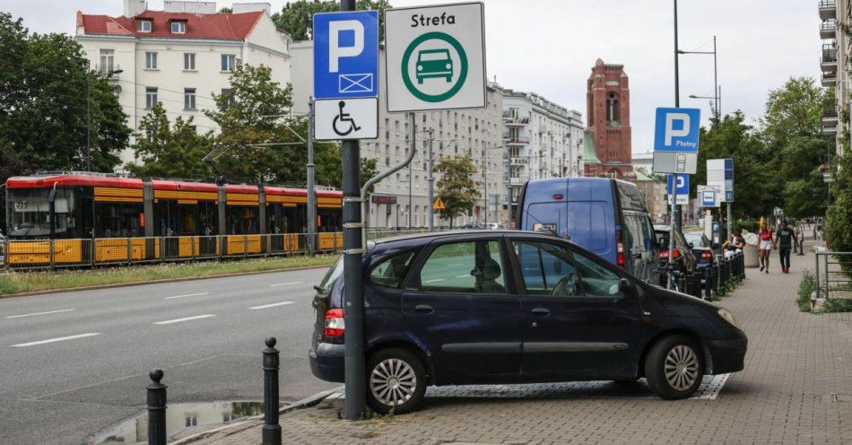 zdjęcie: 44 upomnienia za wjazd do strefy czystego transportu / fot. PAP