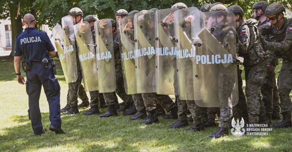 zdjęcie: Policjanci przeszkolili Terytorialsów  zaangażowanych w ochronę granicy państwowej / fot. nadesłane