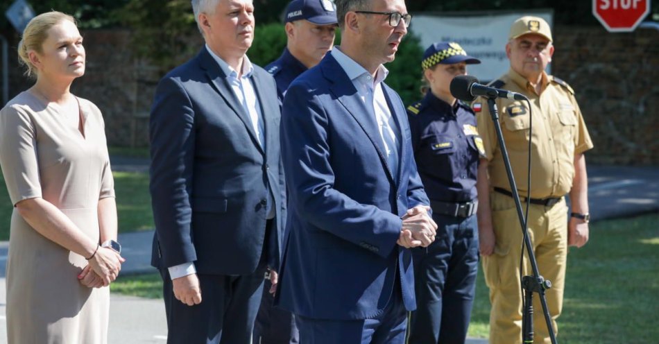 zdjęcie: Specjalny zespół analizuje zmiany przepisów dot. bezpieczeństwa ruchu drogowego / fot. PAP