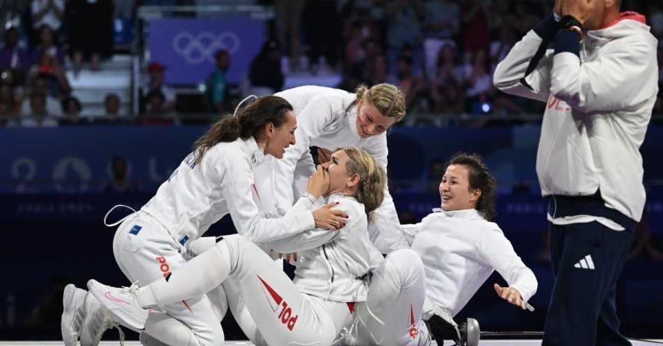 zdjęcie: Szermierka - brązowy medal drużyny polskich szpadzistek / fot. PAP