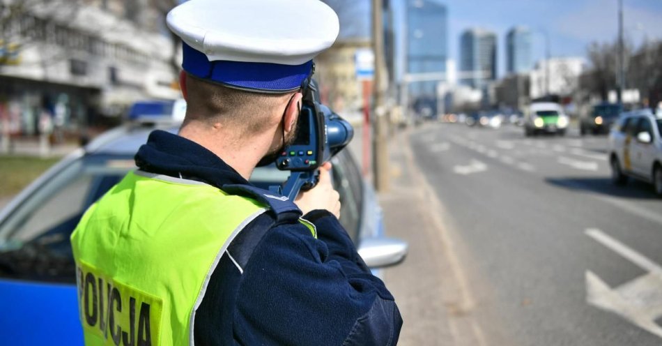 zdjęcie: W związku z długim weekendem więcej policyjnych patroli / fot. PAP