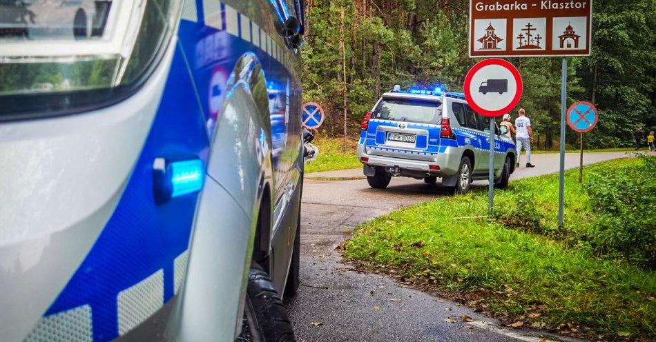 zdjęcie: Podlascy policjanci na Świętej Górze Grabarka / fot. KPP Siemiatycze