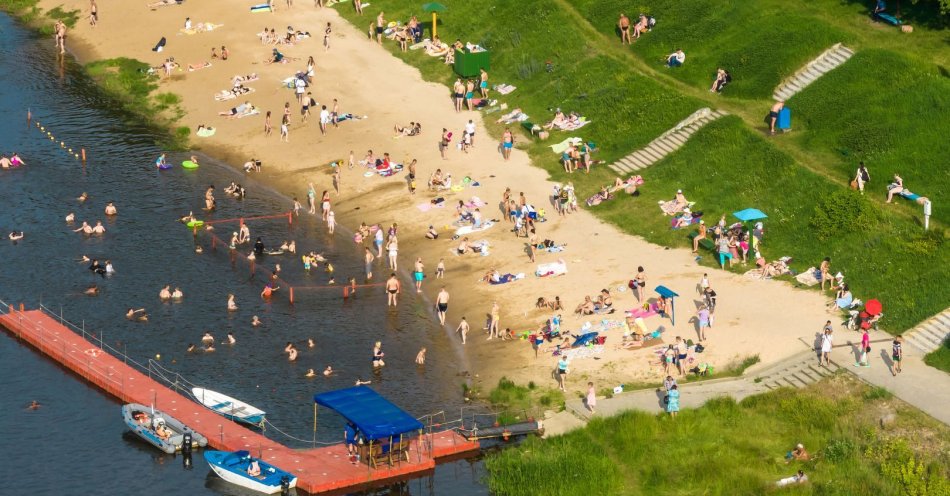 zdjęcie: Dwa kąpieliska nad jez. Trzesiecko w Szczecinku z zakazem wchodzenia do wody / v9828317