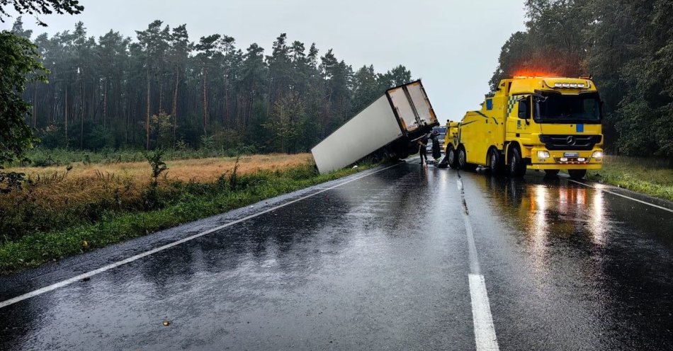 zdjęcie: Poważne zdarzenie drogowe na krajowej 11 / fot. KPP Środa Wielkopolska