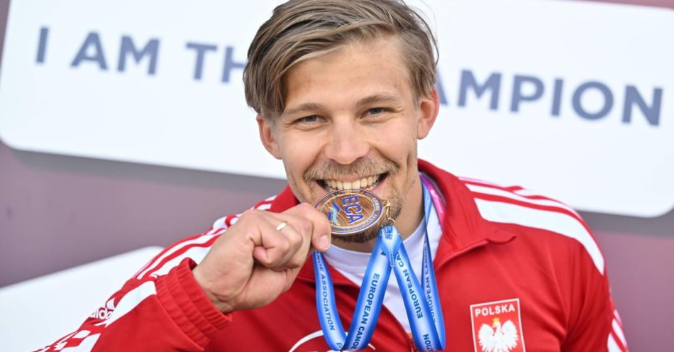 zdjęcie: MŚ w kajakarstwie - Oleksii Koliadych zdobył złoty medal w C1 200 m / fot. PAP