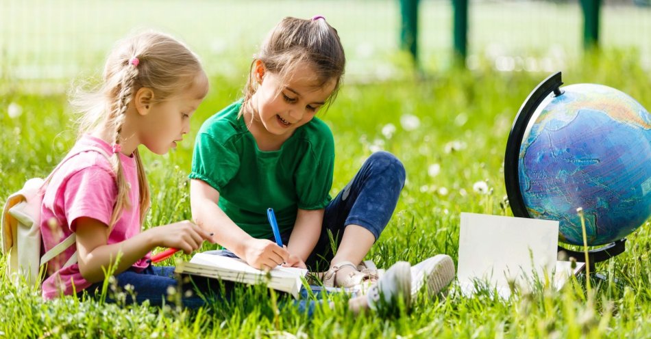 zdjęcie: Elementy edukacji klimatycznej będą włączone do różnych przedmiotów / v20486199