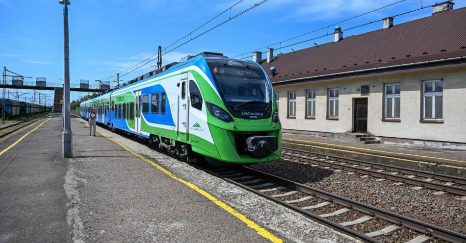 zdjęcie: W aglomeracjach powinno się wprowadzić wzajemne honorowanie biletów kolejowych / fot. PAP