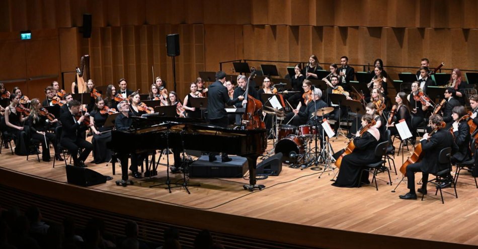 zdjęcie: Różycki, Mahler i Strauss na rozpoczęcie nowego sezonu Sinfonii Iuventus / fot. PAP