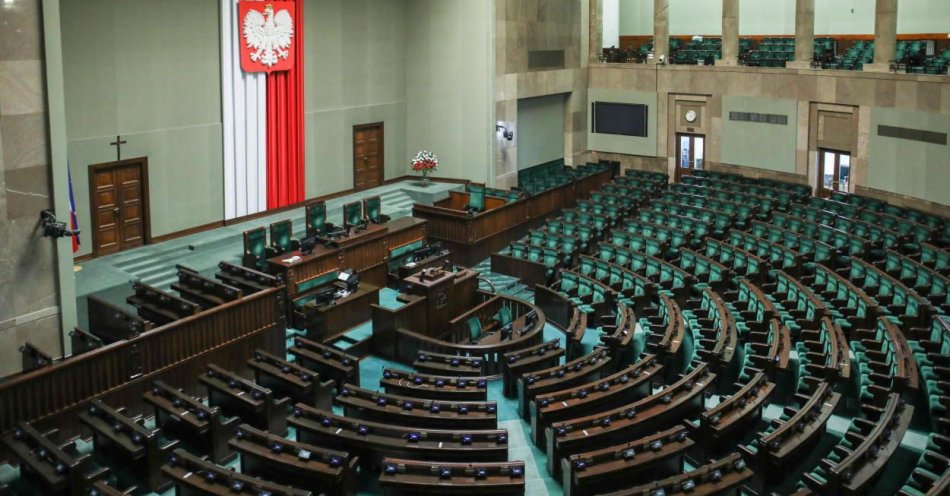 zdjęcie: KO - 32,24 proc., ZP - 31,64 proc., Konfederacja - 12,61 proc. / fot. PAP