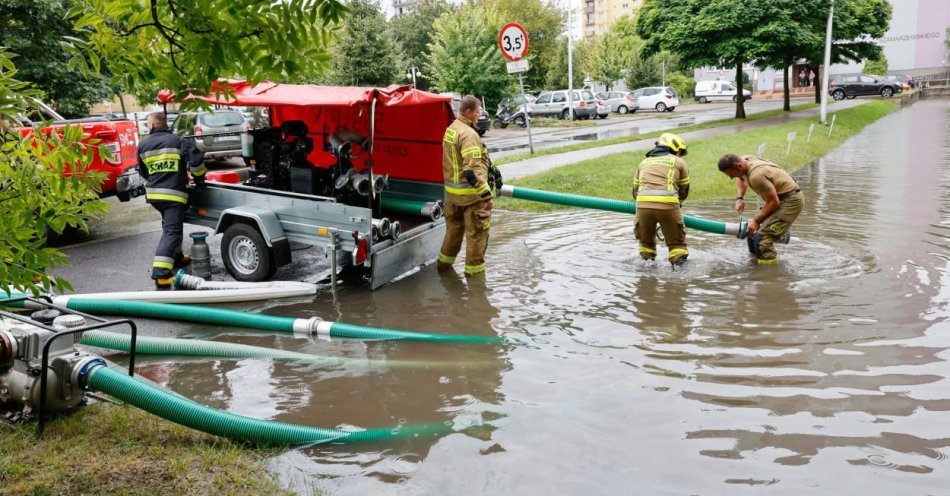 zdjęcie: IMGW wydał ostrzeżenia hydrologiczne dot. możliwych gwałtownych wezbrań rzek na południu / fot. PAP