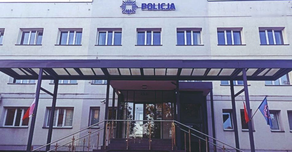 zdjęcie: Przyszedł odpocząć w komendzie - był poszukiwany / fot. KMP Łomża