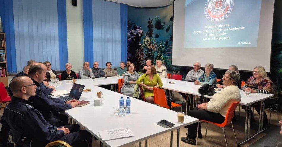 zdjęcie: Seniorzy w Klimkach uczą się jak nie paść ofiarą oszustów / fot. KPP Łuków