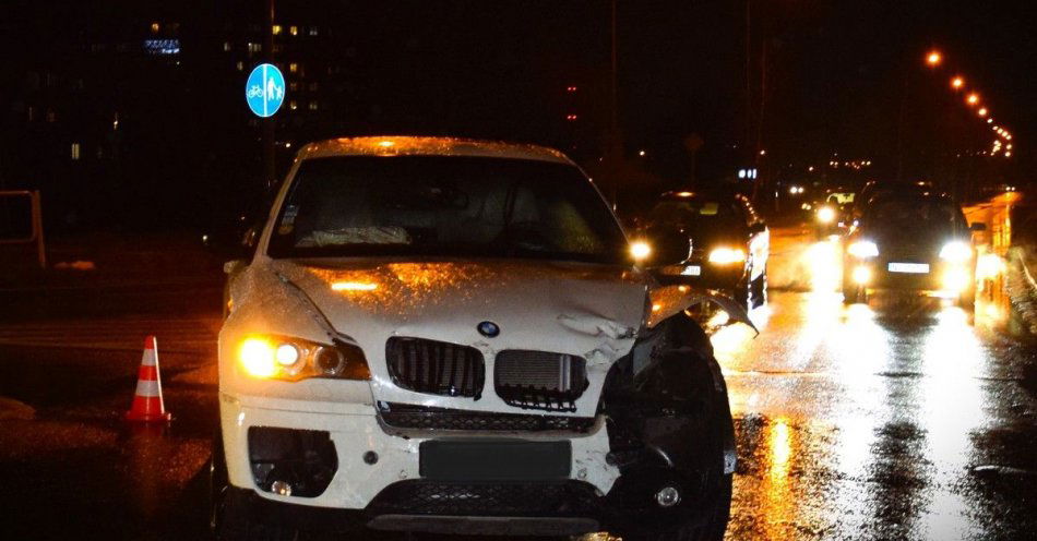 zdjęcie: Kierowca BMW jechał na zakazie, z tablicami z innego pojazdu, bez ubezpieczenia OC – brał udział w kolizji / fot. KPP w Ełku
