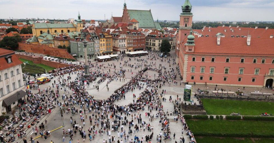 zdjęcie: W Warszawie zawyły syreny dla uczczenia 81. rocznicy wybuchu Powstania Warszawskiego / fot. PAP