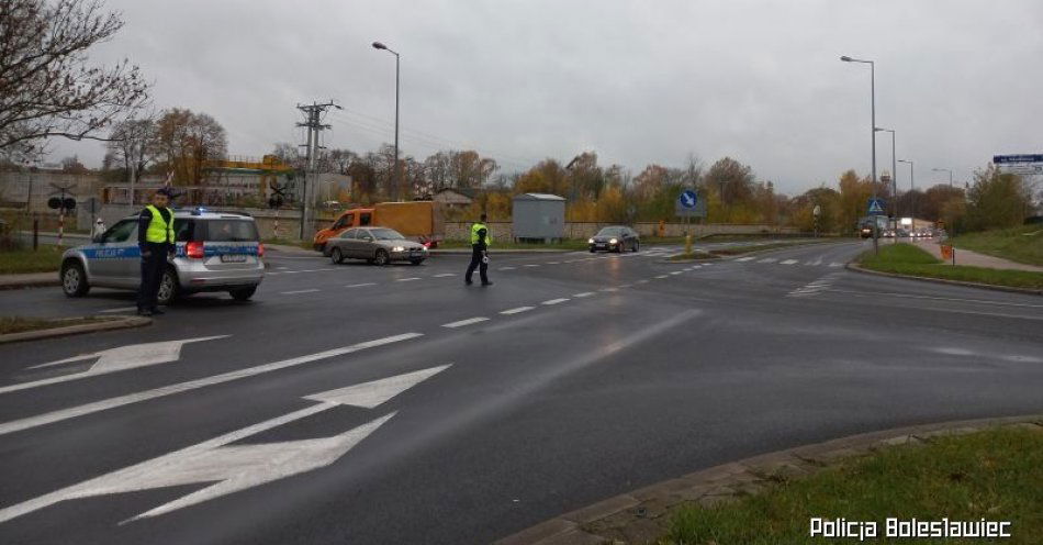 zdjęcie: Utrudnienia w ruchu drogowym na DK 94 / fot. KPP w Bolesławcu