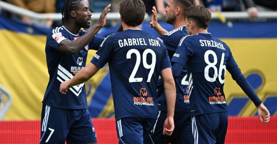 zdjęcie: 1. liga piłkarska - Bruk-Bet Termalica po trzech latach wraca do ekstraklasy / fot. PAP