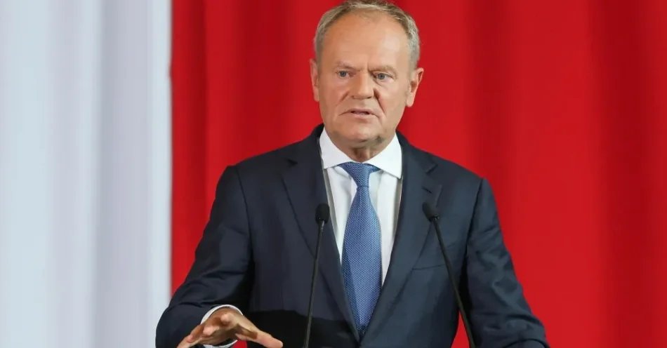 zdjęcie: Premier do uczniów: nigdy nie ulegajcie trendowi pogardy tylko dlatego, że ktoś jest inny / Wieluń, 01.09.2026. Premier Donald Tusk przemawia podczas inauguracji roku szkolnego 2026/2027 w Zespole Szkół nr 1 w Wieluniu, 1 bm. (jm) PAP/Marian Zubrzycki