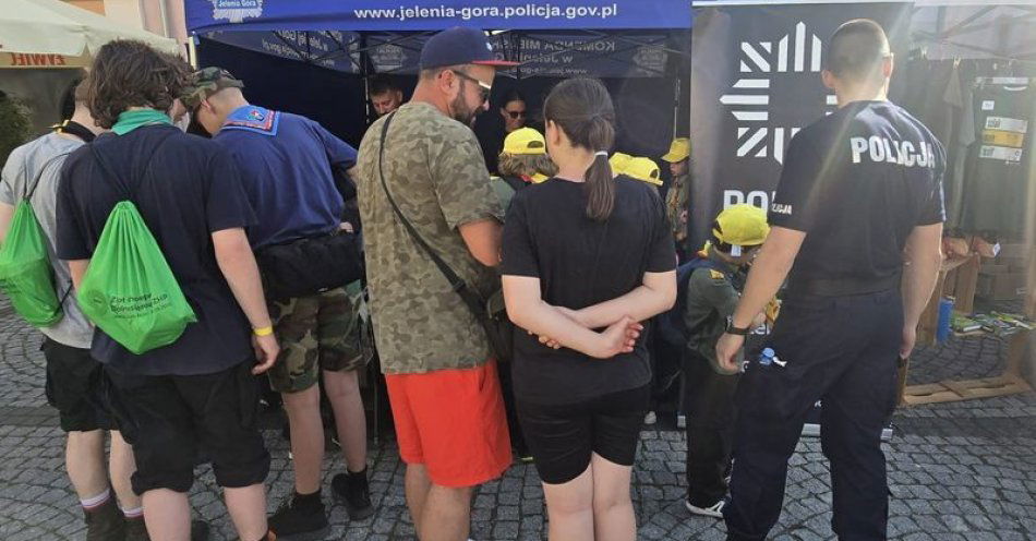 zdjęcie: Świętowaliśmy razem z Harcerstwem! / fot. KMP w Jeleniej Górze