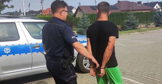 Pijany, bez uprawnień i poszukiwany spowodował kolizję