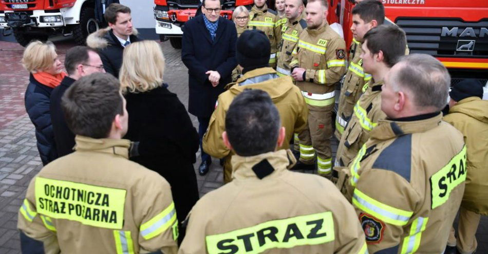 zdjęcie: Tylko w tym roku zostanie przekazanych co najmniej 668 wozów strażackich dla OSP / fot. PAP