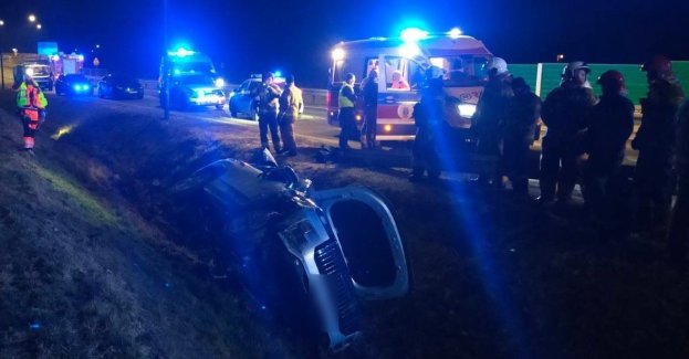 Nie zatrzymał się do kontroli i wjechał do rowu