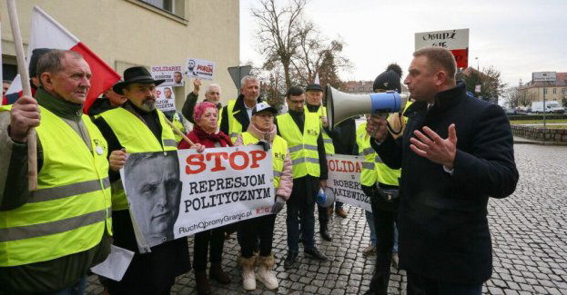 Końcowe przesłuchanie Roberta Bąkiewicza w gorzowskiej prokuraturze