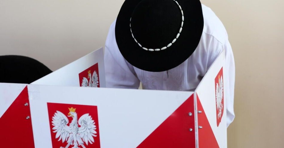 zdjęcie: Małopolska poza Krakowem pozostaje jednym z najsilniejszych bastionów prawicy / fot. PAP