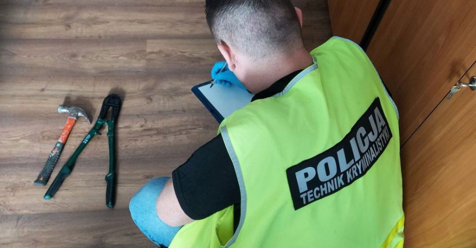 zdjęcie: Trzech zatrzymanych po włamaniu i próbie kradzieży złomu / fot. KPP w Łowiczu