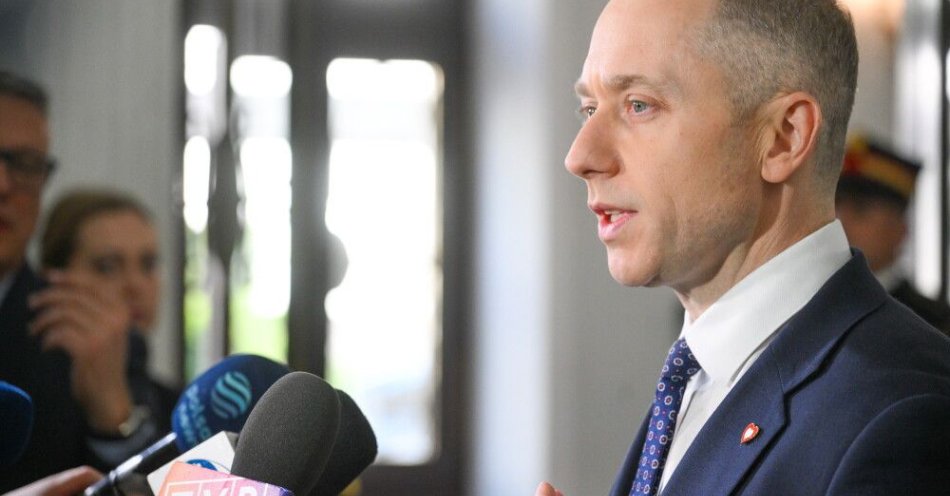 zdjęcie: Tomczyk: w ciągu kilkudziesięciu godzin przedstawimy program „Polska Zbrojna” / Warszawa, 13.03.2026. Wiceminister obrony narodowej Cezary Tomczyk podczas wypowiedzi dla mediów w Sejmie, 13 bm. (sko) PAP/Radek Pietruszka