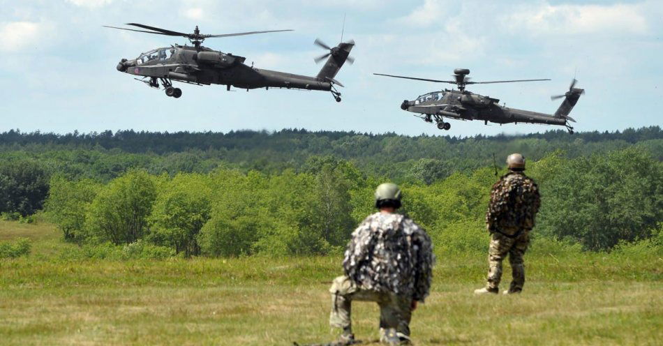 zdjęcie: Kongres USA zgodził się na sprzedaż Polsce 96 śmigłowców Apache / fot. PAP