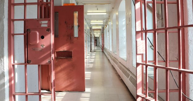 Policjanci zatrzymali mężczyznę poszukiwanego do odbycia kary roku pozbawienia wolności