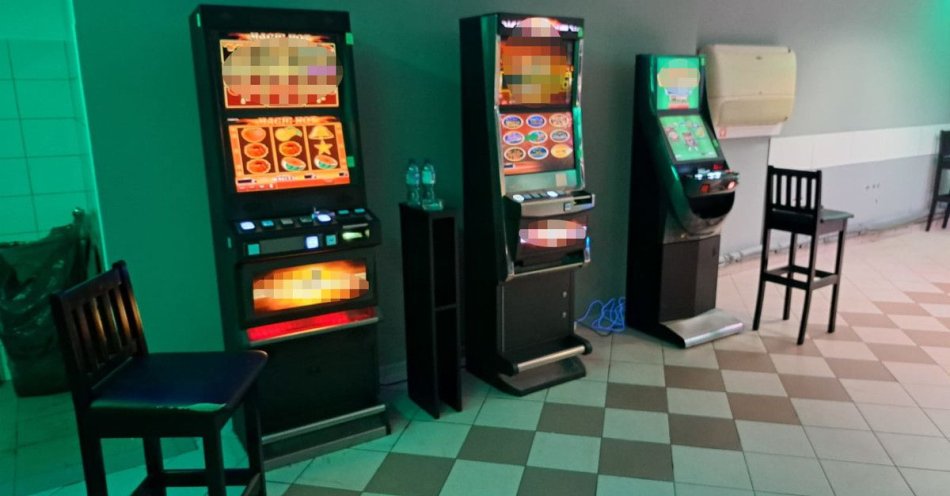 zdjęcie: Policja zlikwidowała dwa nielegalne salony gier w Łochowie / fot. KPP w Węgrowie