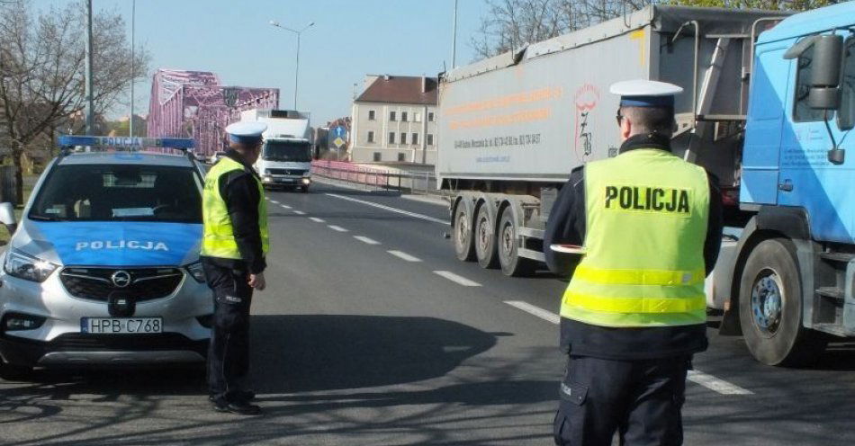 zdjęcie: Utrudnienia w ruchu / fot. KPP w Głogowie