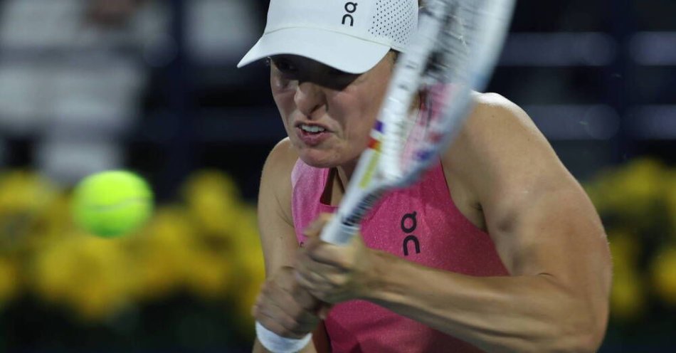 zdjęcie: Turniej WTA w Dubaju - awans Świątek do trzeciej rundy / fot. PAP