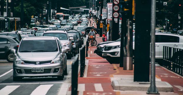 Dzień bez samochodu - policjanci uczyli małych pieszych zasad bezpieczeństwa