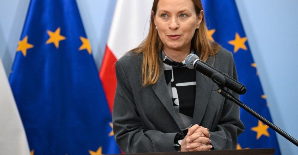 zdjęcie: Katarzyna Pełczyńska-Nałęcz: zdecydowałam się wystartować na przewodniczącą Polski 2050 / Szczecin, 13.02.2025. Minister funduszy i polityki regionalnej Katarzyna Pełczyńska-Nałęcz na briefingu prasowym w siedzibie Zachodniopomorskiego Urzędu Wojewódzkiego w Szczecinie, 13 bm. Spotkanie dot. Funduszy Europejskich dla zachodniopomorskich przedsiębiorców. Briefing poprzedza spotkanie szefowej MFiPR z przedsiębiorcami. (aldg) PAP/Marcin Bielecki
