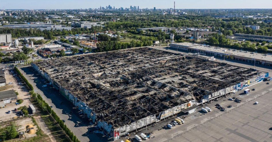 zdjęcie: Wietnamscy kupcy poszkodowani w wyniku pożaru na Marywilskiej otrzymali pomoc / fot. PAP