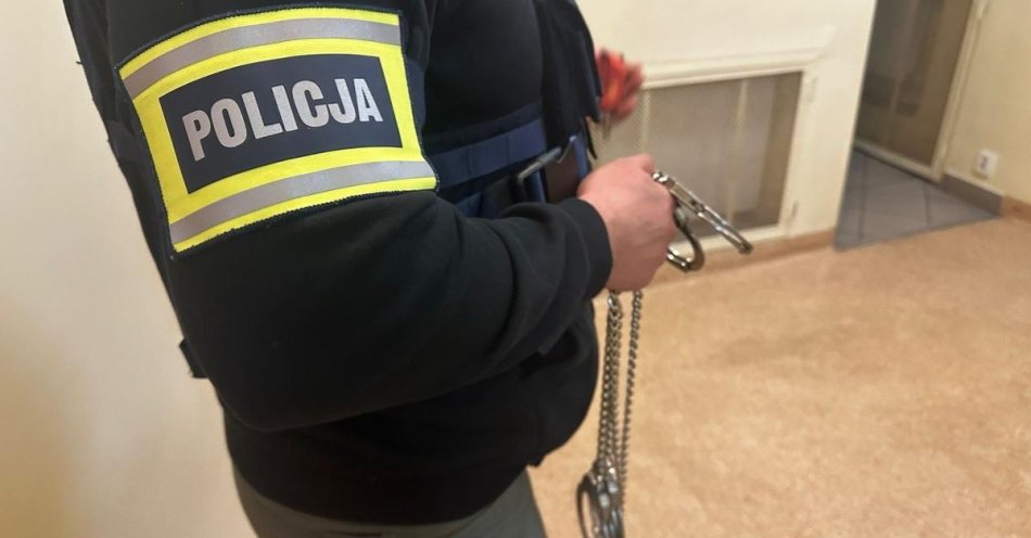 zdjęcie: Rozbój w centrum Czerska - policjanci szybko namierzyli i zatrzymali sprawcę / fot. KPP w Chojnicach